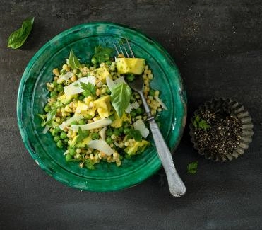 201704 kraeutersalat-erbsen-avocado